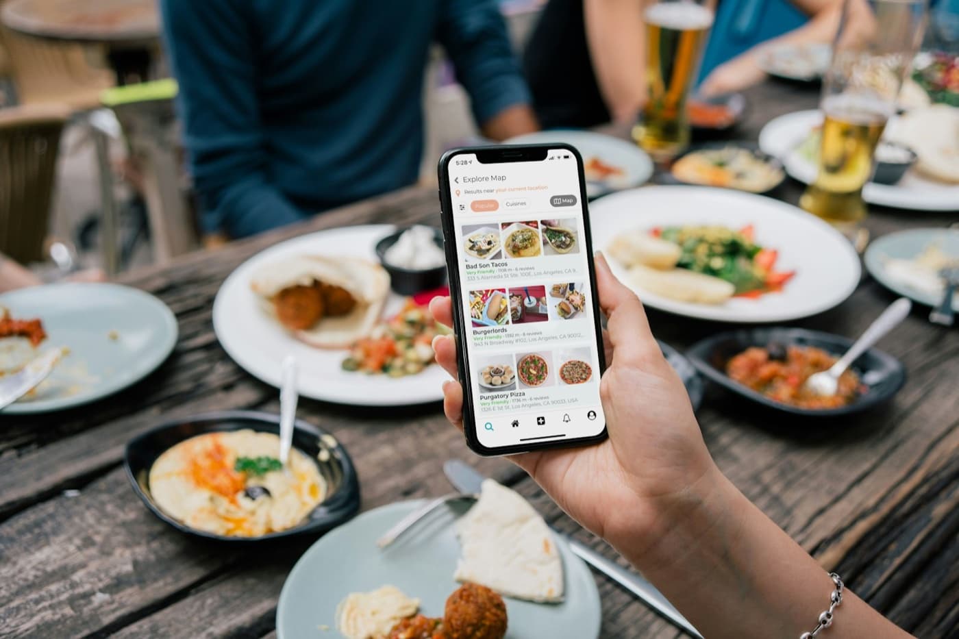 Restaurant preparing online orders